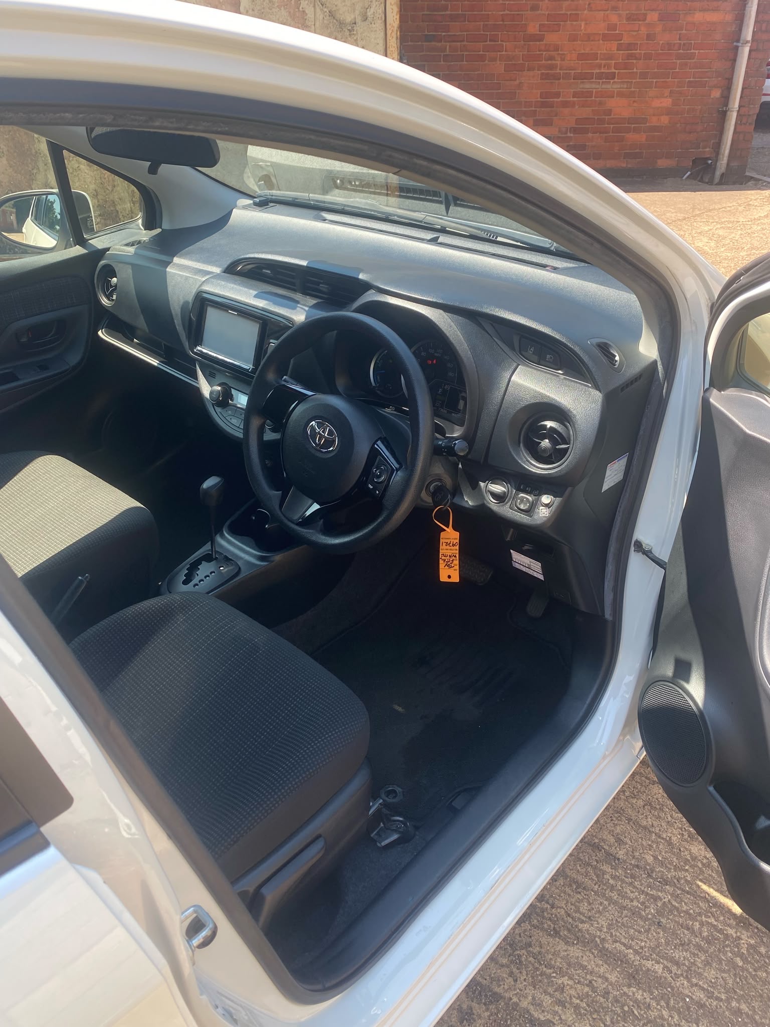 2017 Toyota Vitiz 1.5 Hybrid - Image 17